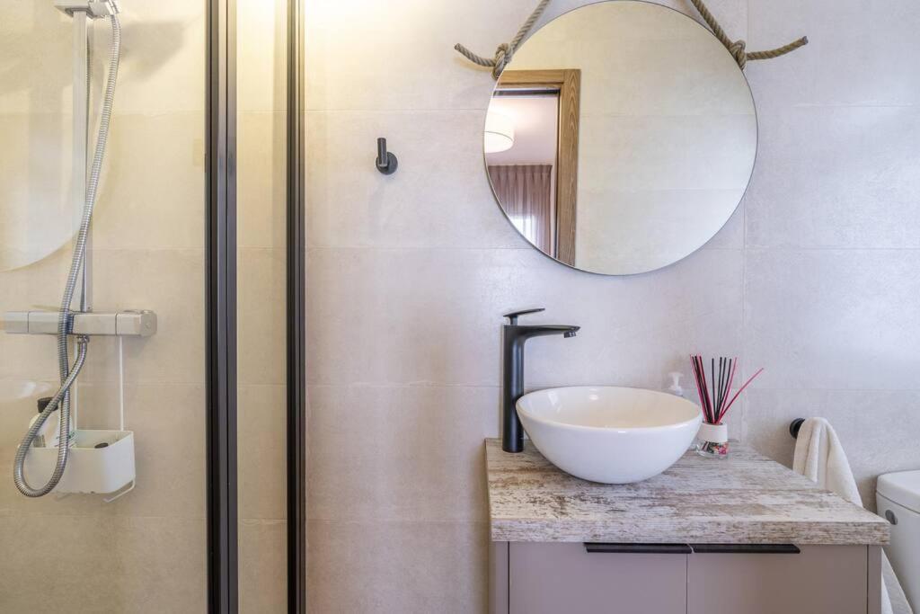 אסטפונה Ar6 Pablo Picasso 4 Bedroom Apartment מראה חיצוני תמונה
